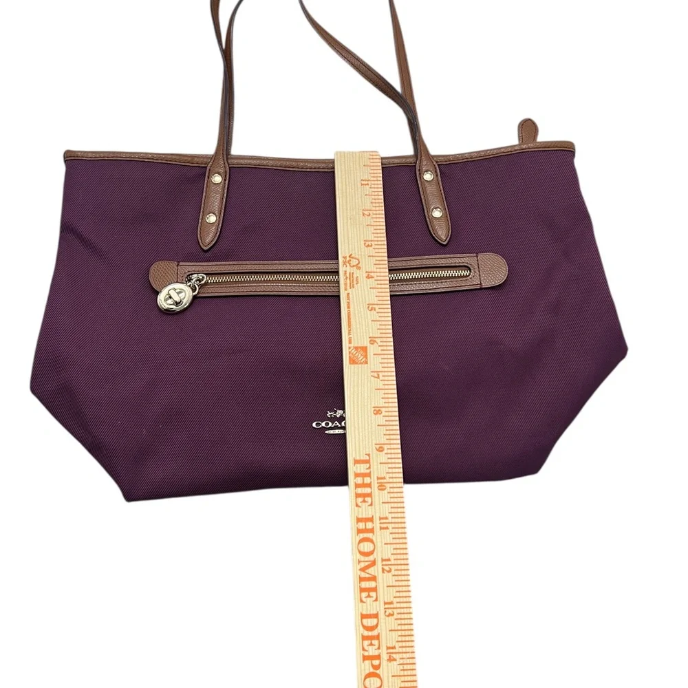 Coach Sawyer Tote - Picture 10 of 16